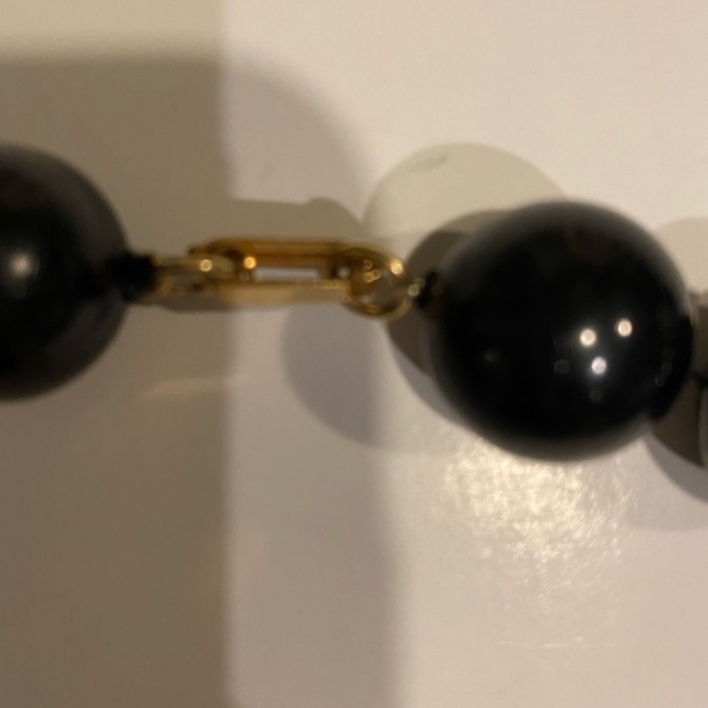 VINTAGE BLACK LAYERING NECKLACES LARGE PLASTIC BEADS - Picture 6 of 8